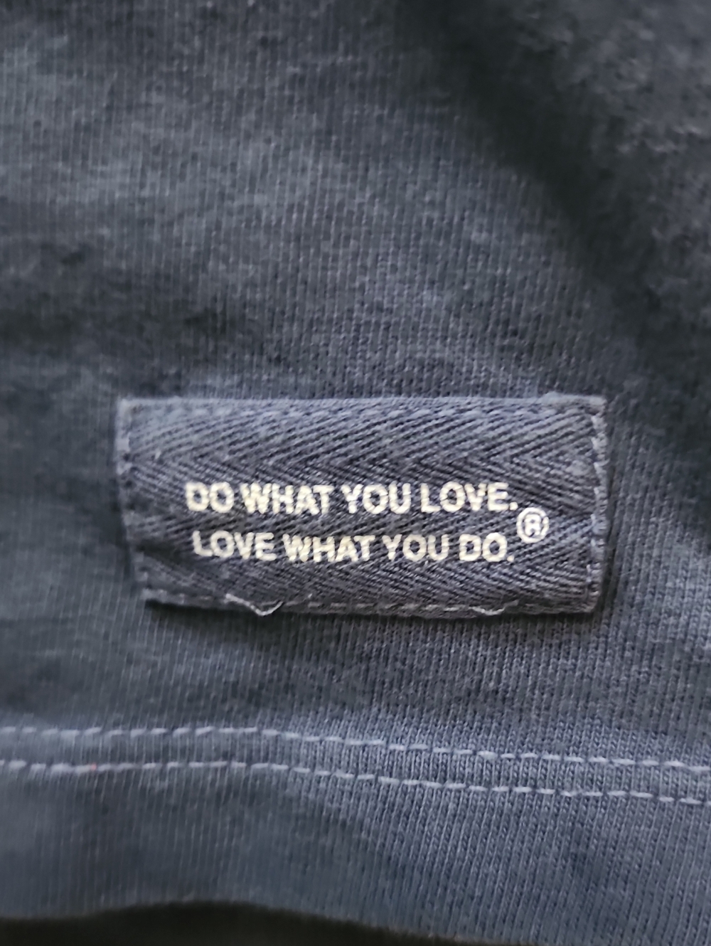 Life Is Good Crusher V Neck Tee - Picture 3 of 4